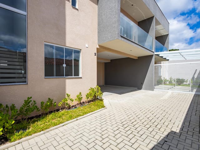 Sobrado com 126m² 3 quartos e 3 banheiros, à venda, no bairro São Braz em Curitiba
