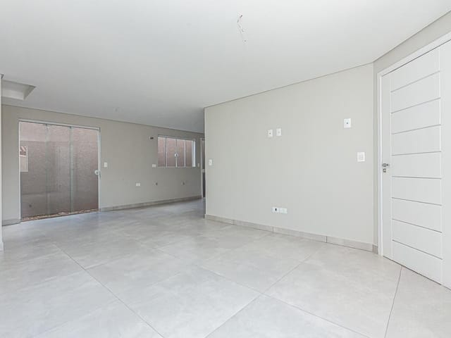 Sobrado com 126m² 3 quartos e 3 banheiros, à venda, no bairro São Braz em Curitiba