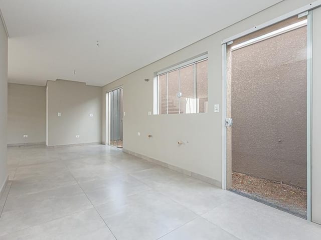 Sobrado com 126m² 3 quartos e 3 banheiros, à venda, no bairro São Braz em Curitiba
