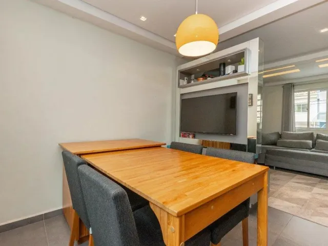 Casa 2 quartos e 3 banheiros, à venda, no bairro Campo Comprido em Curitiba