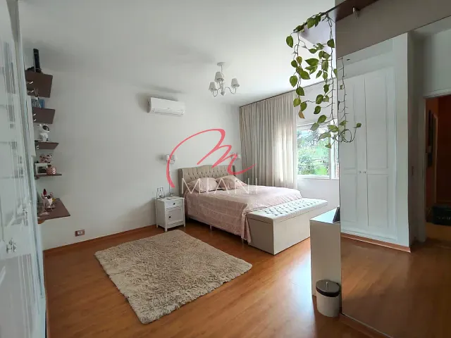 Sobrado com 670m² 6 quartos e 8 banheiros, para alugar, no bairro Jardim Bonfiglioli em São Paulo