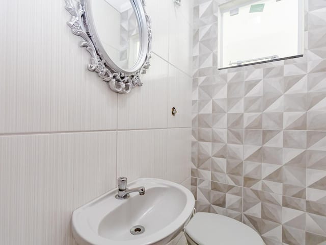 Sobrado com 114m² 3 quartos e 3 banheiros, à venda, no bairro Guaira em Curitiba