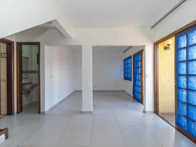 Sobrado 3 quartos e 2 banheiros, para alugar, no bairro Lindóia em Curitiba