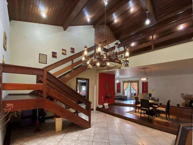 Sobrado com 1326m² 4 quartos e 5 banheiros, à venda ou para alugar, no bairro Chácara dos Junqueiras em Carapicuíba