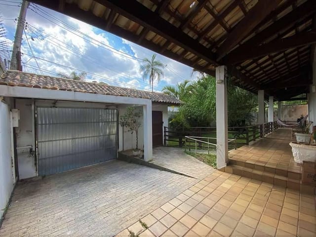 Sobrado com 1326m² 4 quartos e 5 banheiros, à venda ou para alugar, no bairro Chácara dos Junqueiras em Carapicuíba