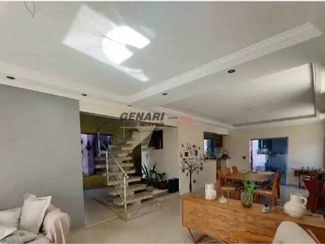 Sobrado com 270m² 4 quartos e 3 banheiros, à venda, no bairro Jardim Recanto do Valle em Indaiatuba