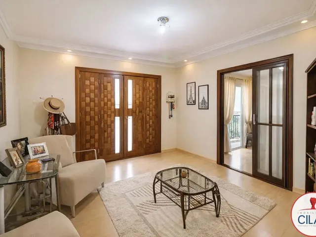 Sobrado 4 quartos e 3 banheiros, à venda, no bairro Uberaba em Curitiba