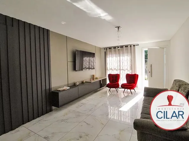 Sobrado 3 quartos e 3 banheiros, à venda, no bairro Uberaba em Curitiba
