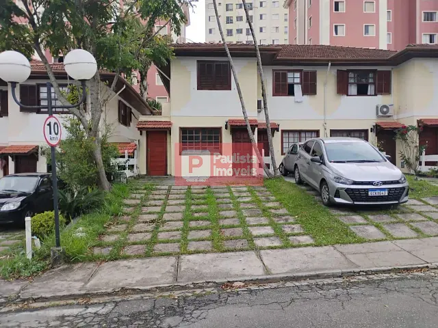 Sobrado com 140m² 3 quartos e 1 banheiro, para alugar, no bairro Jardim Ubirajara (Zona Sul) em São Paulo