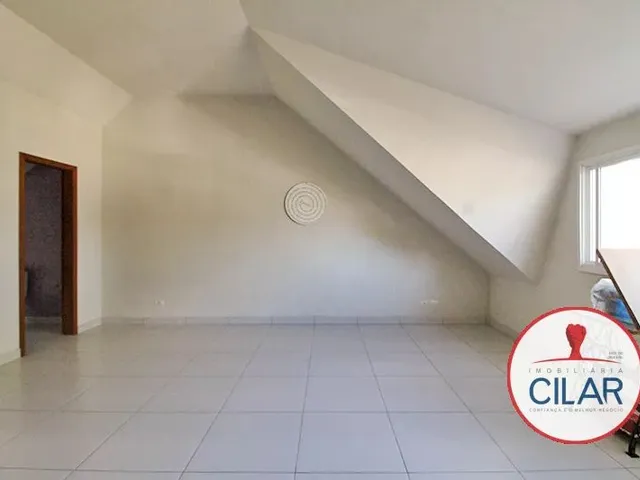 Sobrado 3 quartos e 2 banheiros, à venda, no bairro Boqueirão em Curitiba