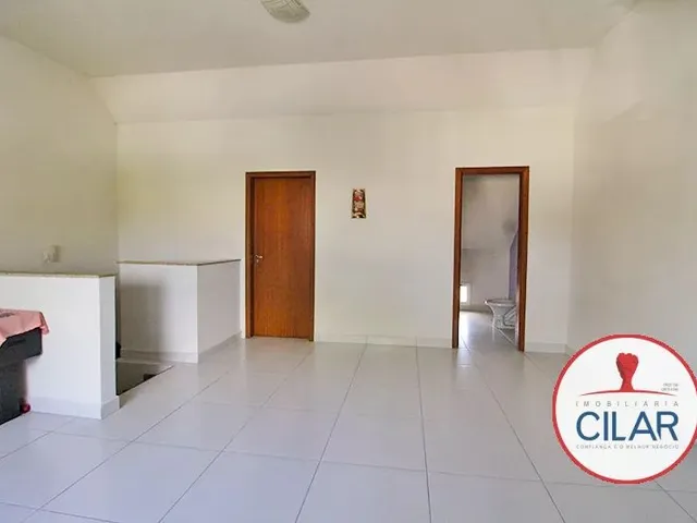 Sobrado 3 quartos e 2 banheiros, à venda, no bairro Boqueirão em Curitiba