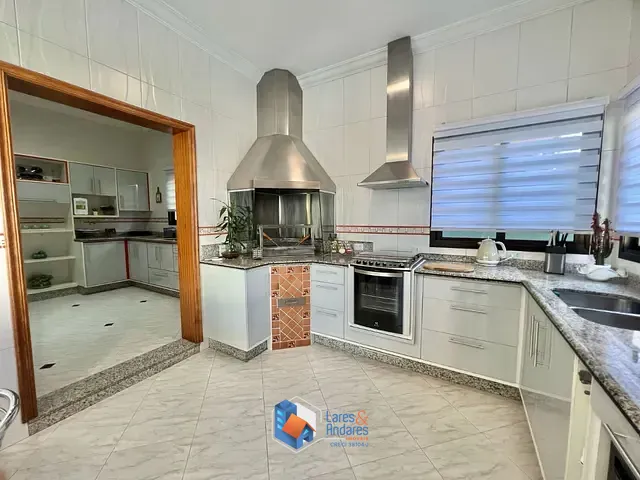 Sobrado com 420m² 4 quartos e 7 banheiros, à venda, no bairro City América em São Paulo