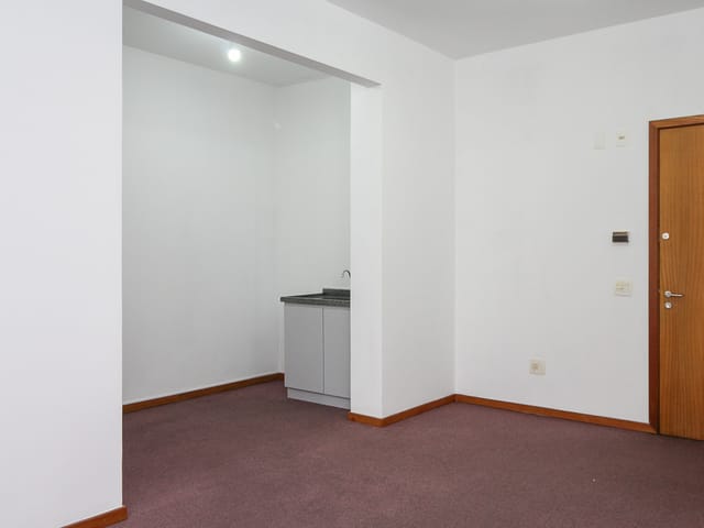Sala para alugar, no bairro Água Verde em Curitiba