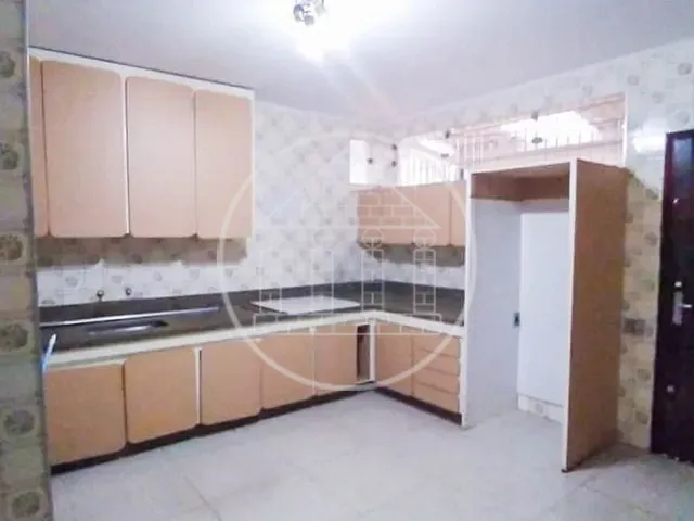 Sobrado com 378m² 4 quartos e 1 banheiro, para alugar, no bairro Jardim Ipanema (Zona Sul) em São Paulo