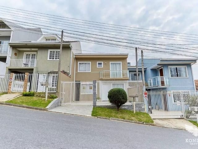 Sobrado com 140m² 4 quartos e 3 banheiros, à venda, no bairro Loteamento Marinoni - Tanguá em Almirante Tamandaré