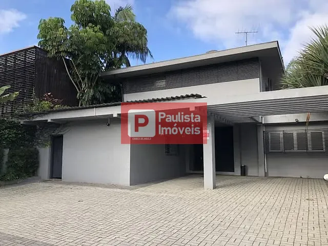 Sobrado com 466m², à venda, no bairro Alto de Pinheiross em São Paulo