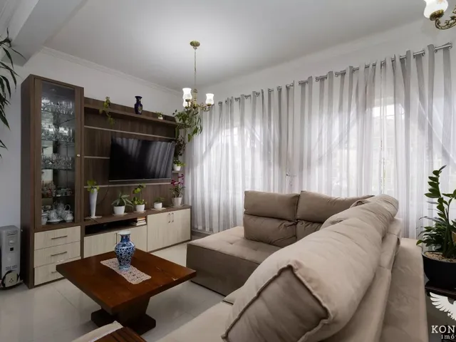 Casa com 192m² 3 quartos e 3 banheiros, à venda, no bairro Santa Felicidade em Curitiba