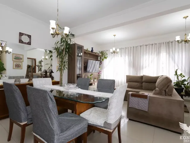Casa com 192m² 3 quartos e 3 banheiros, à venda, no bairro Santa Felicidade em Curitiba