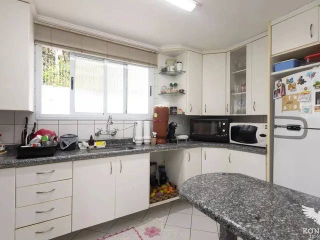 Casa 3 quartos e 3 banheiros, à venda, no bairro Santo Inácio em Curitiba