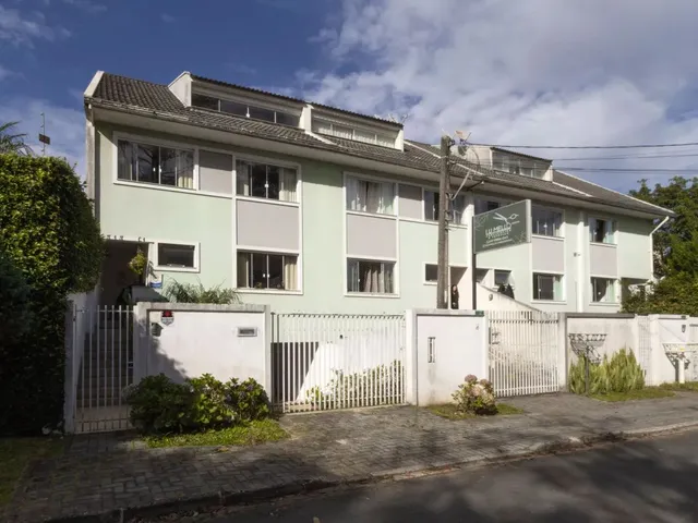 Sobrado 3 quartos e 3 banheiros, à venda, no bairro Santa Felicidade em Curitiba