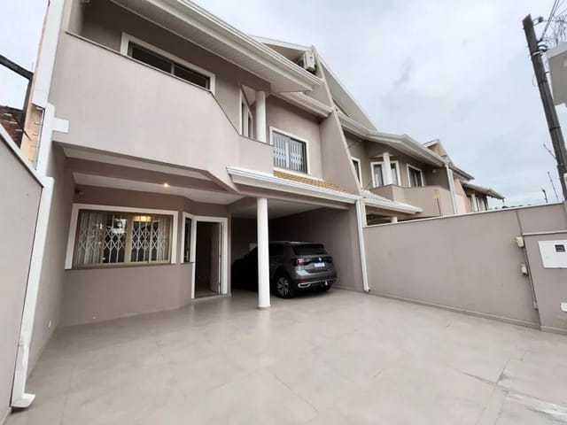 Casa com 117m² 3 quartos e 4 banheiros, à venda, no bairro Santa Felicidade em Curitiba
