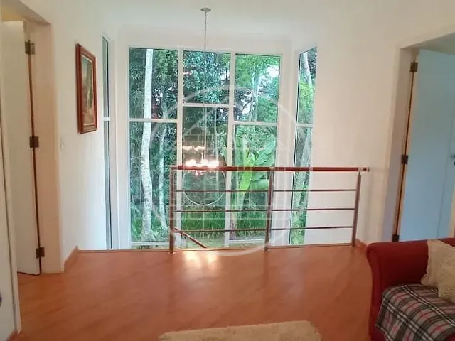 Sobrado com 1600m² 3 quartos e 4 banheiros, à venda, no bairro Jardim São Paulo em Embu-Guaçu