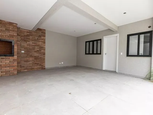 Sobrado com 133m² 3 quartos e 4 banheiros, à venda, no bairro Abranches em Curitiba