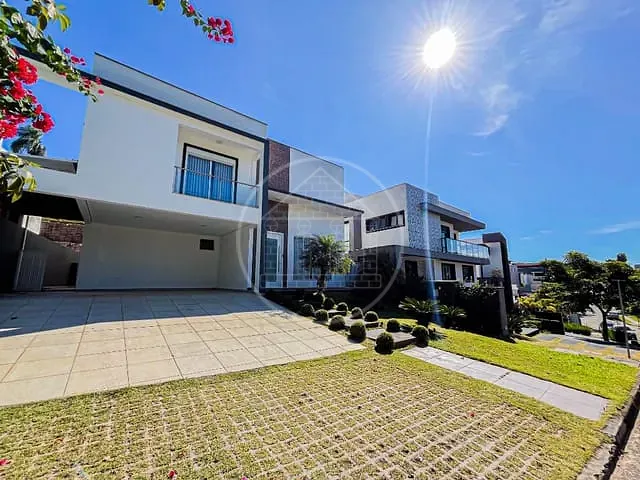 Sobrado com 510m² 3 quartos e 4 banheiros, à venda, no bairro Paisagem Renoir em Cotia