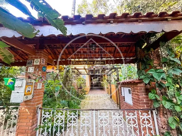 Sobrado com 350m² 3 quartos e 2 banheiros, à venda, no bairro Jardim das Palmeiras (Zona Sul) em São Paulo