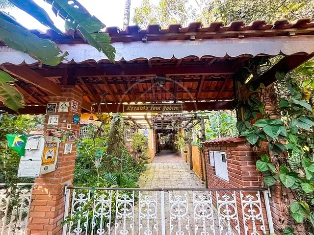 Sobrado com 350m² 3 quartos e 2 banheiros, à venda, no bairro Jardim das Palmeiras (Zona Sul) em São Paulo