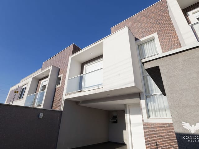 Sobrado 3 quartos e 3 banheiros, à venda, no bairro São Braz em Curitiba