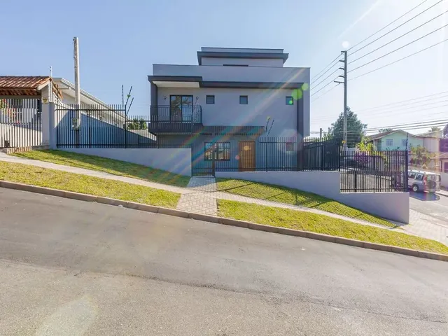 Sobrado com 192m² 3 quartos e 4 banheiros, à venda, no bairro Santa Felicidade em Curitiba