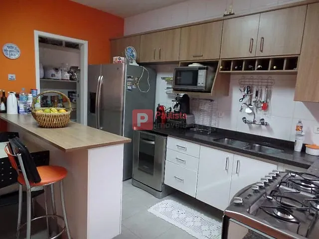 Sobrado com 320m² 5 quartos e 5 banheiros, à venda ou para alugar, no bairro Parque Jabaquara em São Paulo