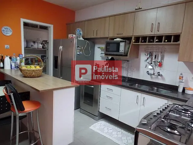 Sobrado com 320m² 5 quartos e 5 banheiros, à venda ou para alugar, no bairro Parque Jabaquara em São Paulo