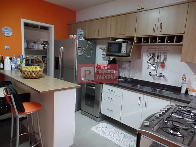 Sobrado com 320m² 5 quartos e 5 banheiros, à venda ou para alugar, no bairro Parque Jabaquara em São Paulo