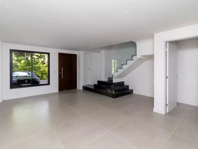 Casa com 121m² 3 quartos e 3 banheiros, à venda, no bairro Santa Cândida em Curitiba