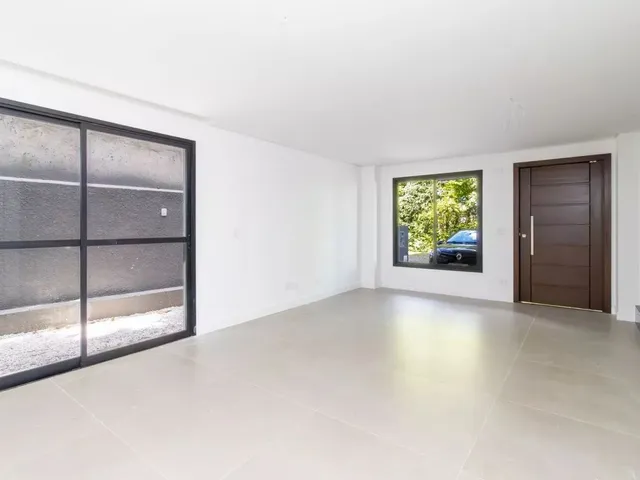 Casa com 121m² 3 quartos e 3 banheiros, à venda, no bairro Santa Cândida em Curitiba