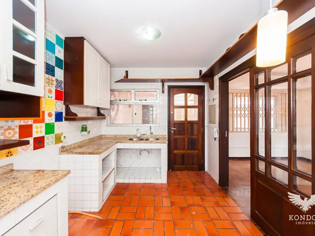 Casa com 119m² 3 quartos e 4 banheiros, à venda, no bairro Orleans em Curitiba