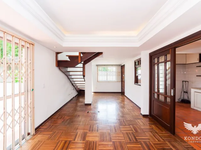 Casa com 119m² 3 quartos e 4 banheiros, à venda, no bairro Orleans em Curitiba