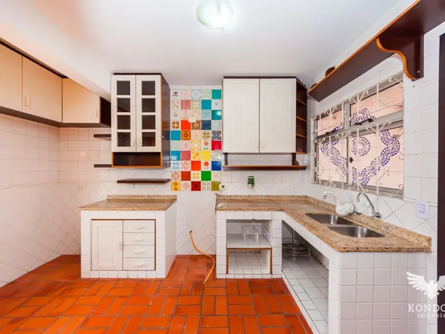 Casa com 119m² 3 quartos e 4 banheiros, à venda, no bairro Orleans em Curitiba