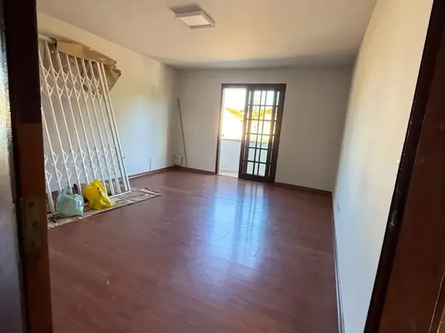Sobrado 3 quartos e 3 banheiros, à venda, no bairro Santa Felicidade em Curitiba