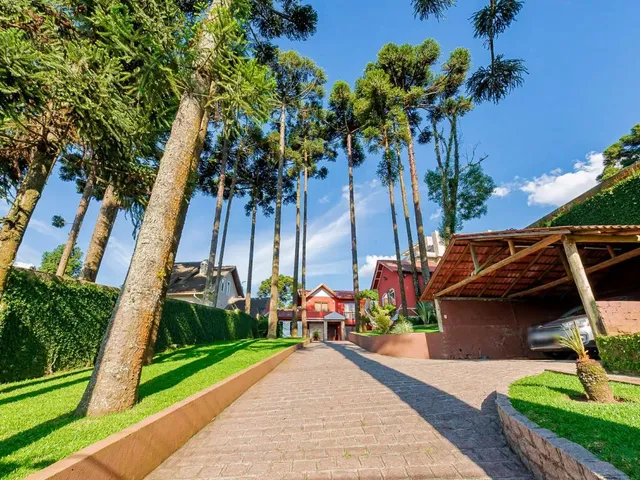 Casa com 816m² 3 quartos e 6 banheiros, à venda, no bairro Abranches em Curitiba