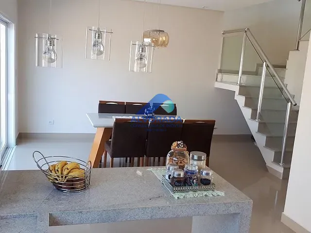 Sobrado com 250m² 3 quartos e 1 banheiro, à venda, no bairro Villa Branca em Jacareí