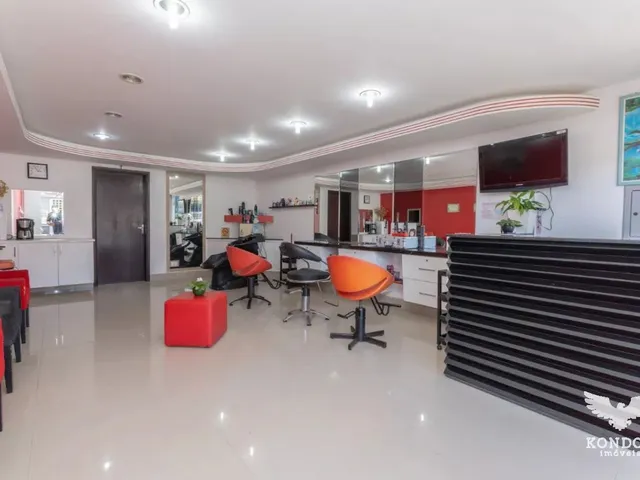Sobrado com 360m² 4 quartos e 4 banheiros, à venda, no bairro São Braz em Curitiba