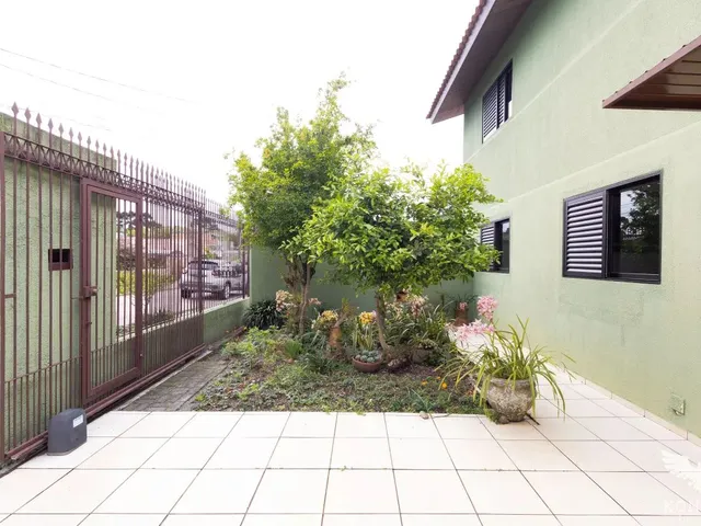 Sobrado com 336m² 4 quartos e 4 banheiros, à venda, no bairro São Braz em Curitiba