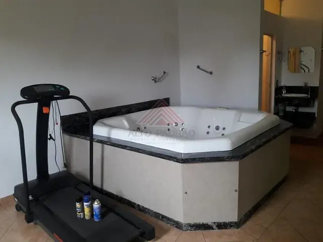 Sobrado com 475m² 3 quartos e 3 banheiros, à venda, no bairro Jardim Pedroso em Mauá
