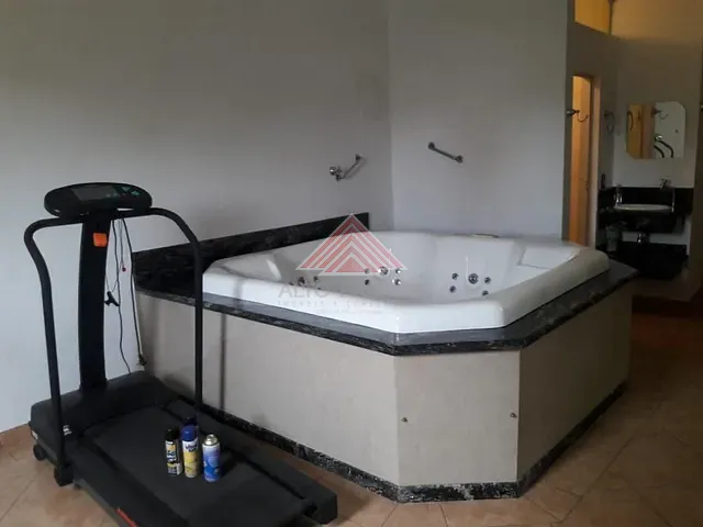 Sobrado com 475m² 3 quartos e 3 banheiros, à venda, no bairro Jardim Pedroso em Mauá