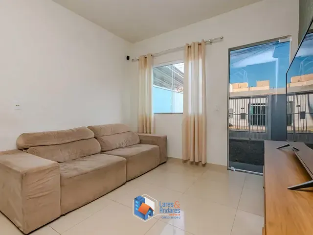 Sobrado com 120m² 2 quartos e 2 banheiros, à venda, no bairro Rio Pequeno em Camboriú