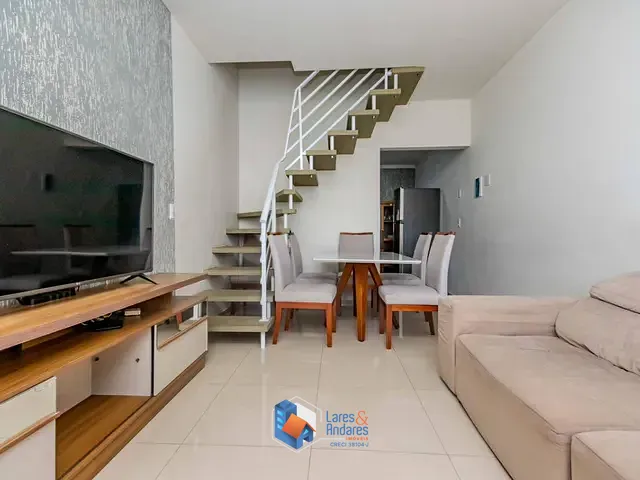 Sobrado com 120m² 2 quartos e 2 banheiros, à venda, no bairro Rio Pequeno em Camboriú