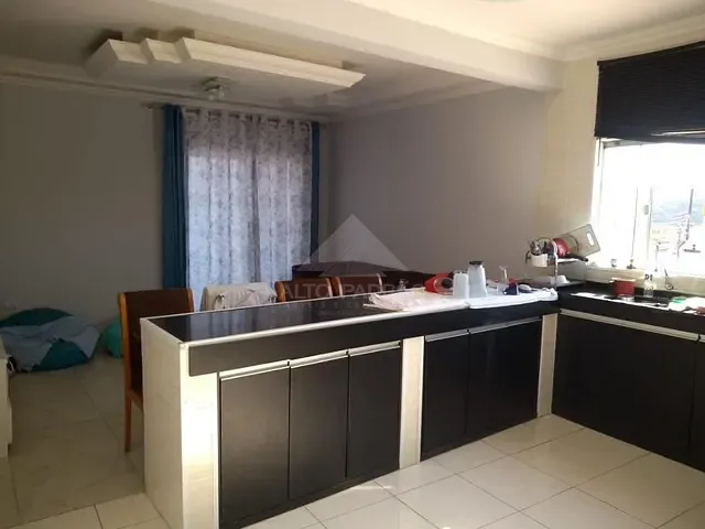 Sobrado com 400m² 2 quartos e 1 banheiro, à venda, no bairro Vila Assis Brasil em Mauá